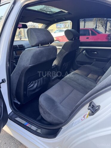 BMW 525 2001, 240,000 km - 2.5 л - Bakı