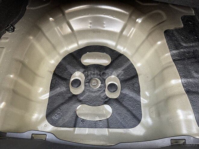Hyundai Elantra 2015, 188,000 km - 1.8 л - Qəbələ