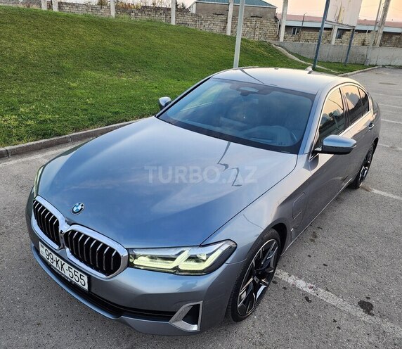 BMW 530e-6