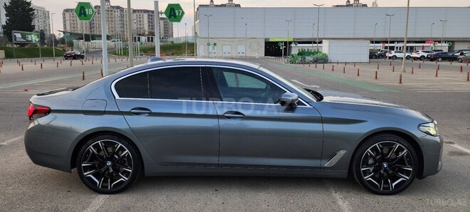 BMW 530e-8