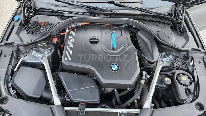 BMW 530e-14