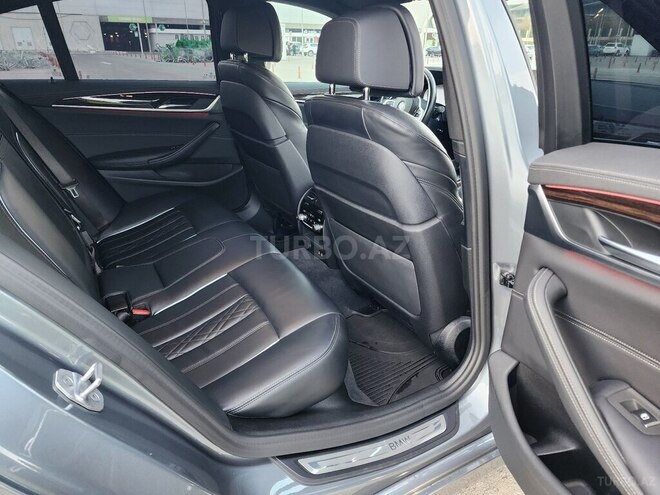 BMW 530e-19