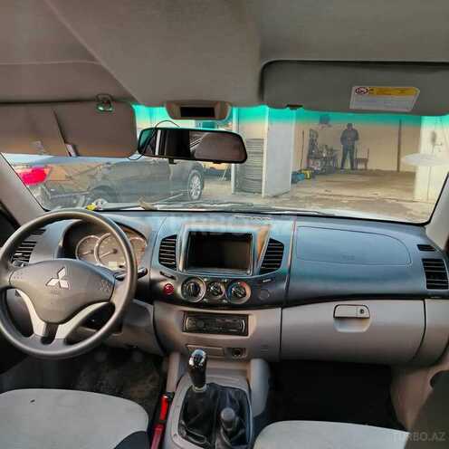 Mitsubishi L200-3