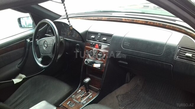 Mercedes C 180 1999, 267,854 km - 1.8 l - Zaqatala