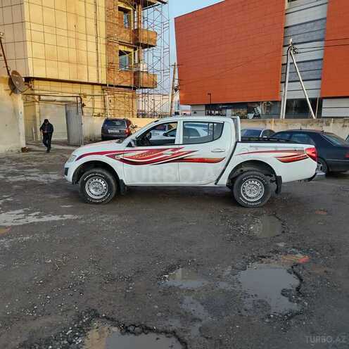 Mitsubishi L200-4