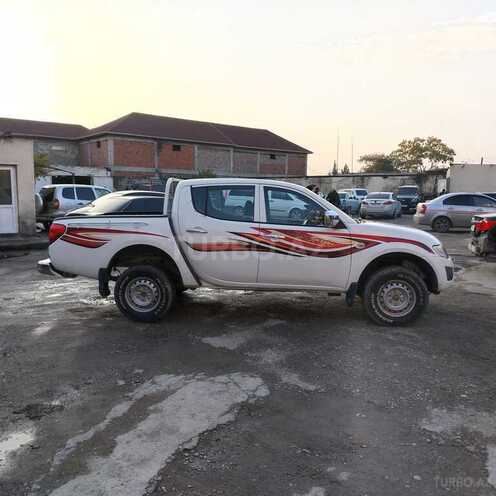 Mitsubishi L200-5