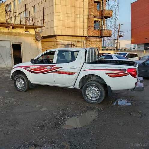 Mitsubishi L200-7