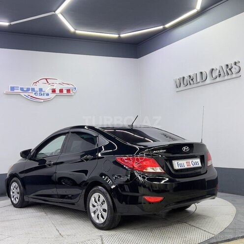 Hyundai Accent-5