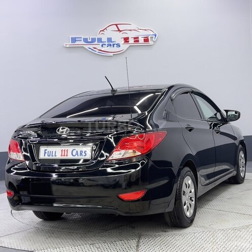 Hyundai Accent-3