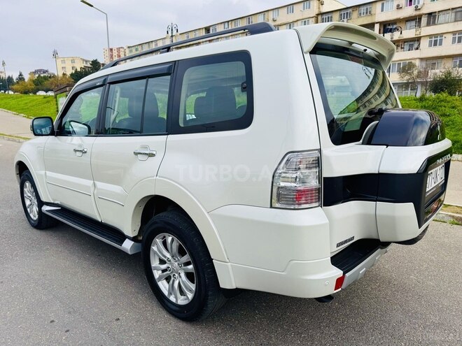 Mitsubishi Pajero 2017, 132,000 km - 3.0 л - Bakı