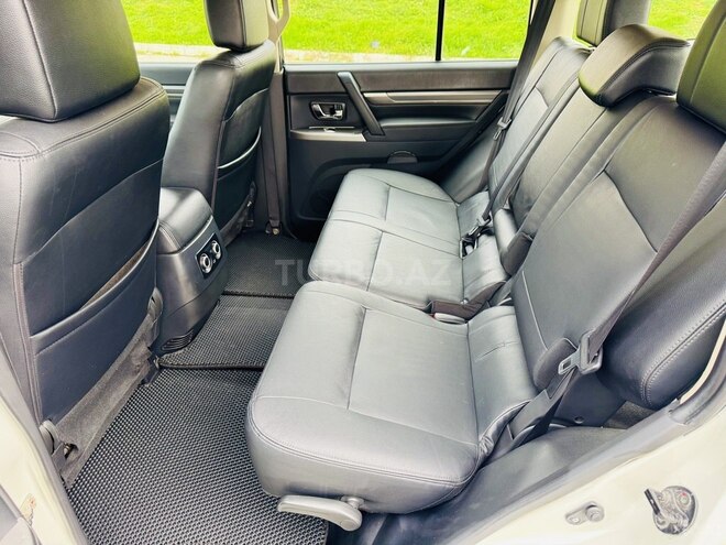 Mitsubishi Pajero 2017, 132,000 km - 3.0 л - Bakı