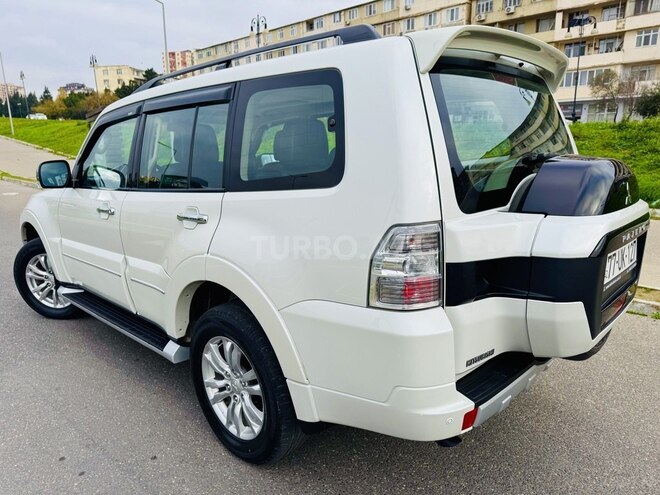 Mitsubishi Pajero 2017, 132,000 km - 3.0 л - Bakı