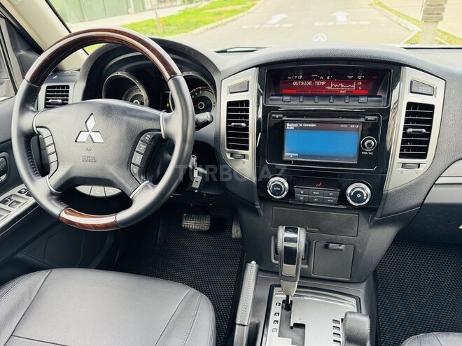 Mitsubishi Pajero 2017, 132,000 km - 3.0 л - Bakı