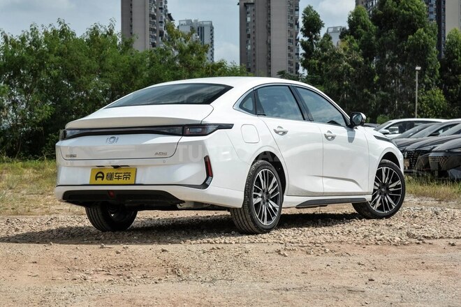 Changan Qiyuan A05 2024, 0 km - 1.5 л - Bakı