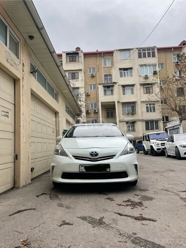 Toyota Prius V 2012, 226,000 km - 1.8 л - Bakı