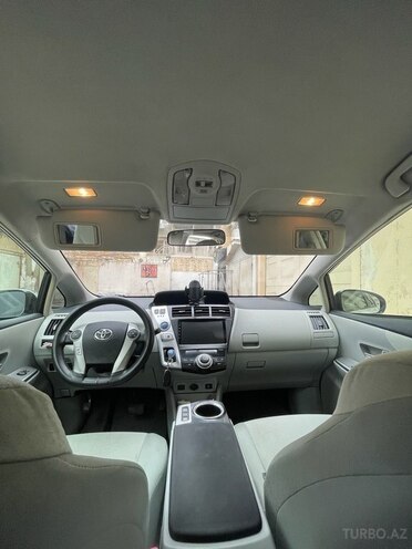 Toyota Prius V 2012, 226,000 km - 1.8 л - Bakı