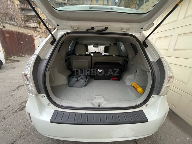 Toyota Prius V 2012, 226,000 km - 1.8 л - Bakı