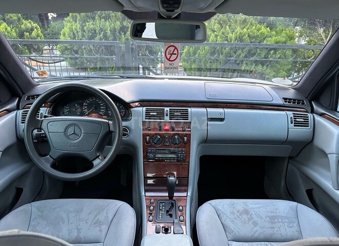 Mercedes E 240 1998, 142,000 km - 2.4 л - Bakı