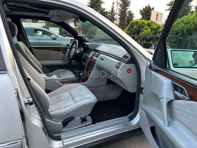 Mercedes E 240 1998, 142,000 km - 2.4 л - Bakı