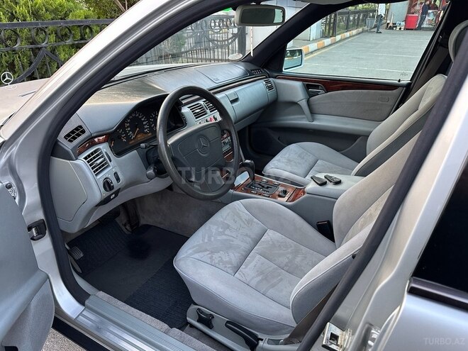 Mercedes E 240 1998, 142,000 km - 2.4 л - Bakı