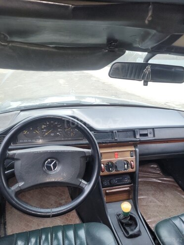 Mercedes E 200 d 1990, 444,567 km - 2.0 l - Sabirabad