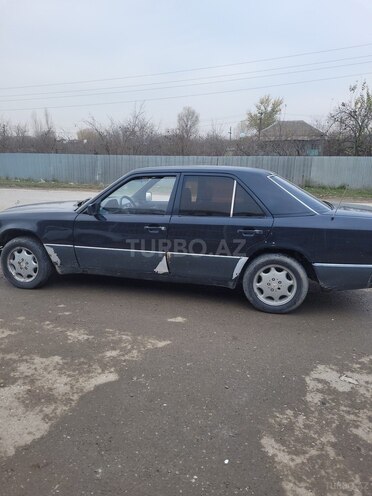 Mercedes E 200 d 1990, 444,567 km - 2.0 l - Sabirabad