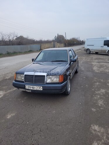 Mercedes E 200 d 1990, 444,567 km - 2.0 l - Sabirabad