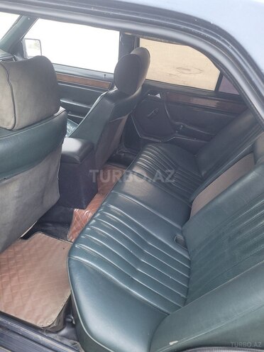 Mercedes E 200 d 1990, 444,567 km - 2.0 l - Sabirabad