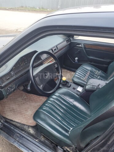Mercedes E 200 d 1990, 444,567 km - 2.0 l - Sabirabad