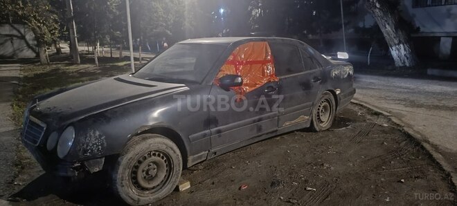 Mercedes E 220 d 1999, 342,567 km - 2.2 л - Sumqayıt