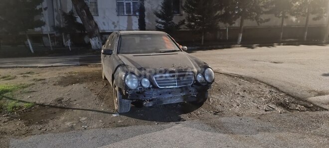Mercedes E 220 d 1999, 342,567 km - 2.2 л - Sumqayıt
