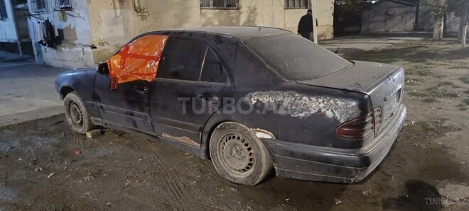 Mercedes E 220 d 1999, 342,567 km - 2.2 л - Sumqayıt