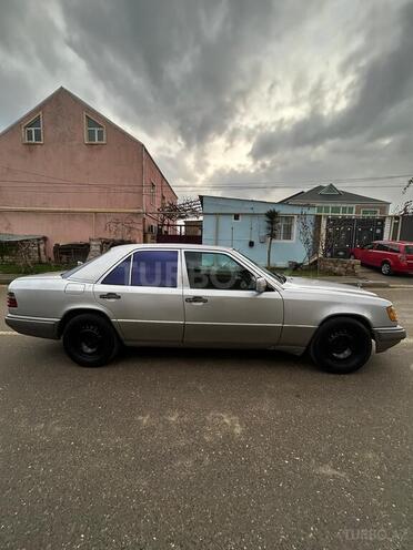 Mercedes E 220 1995, 500,000 km - 2.2 l - Bakı