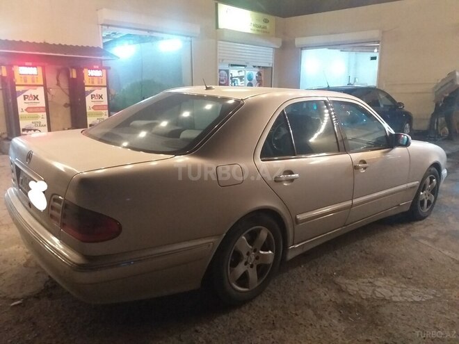 Mercedes E 220 d 2000, 328,400 km - 2.2 l - Bakı