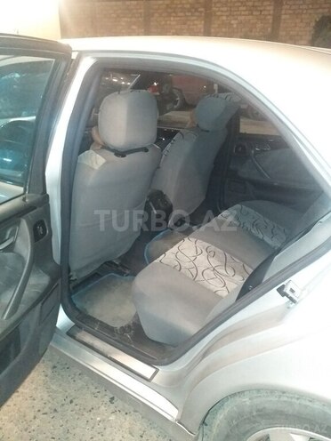 Mercedes E 220 d 2000, 328,400 km - 2.2 l - Bakı