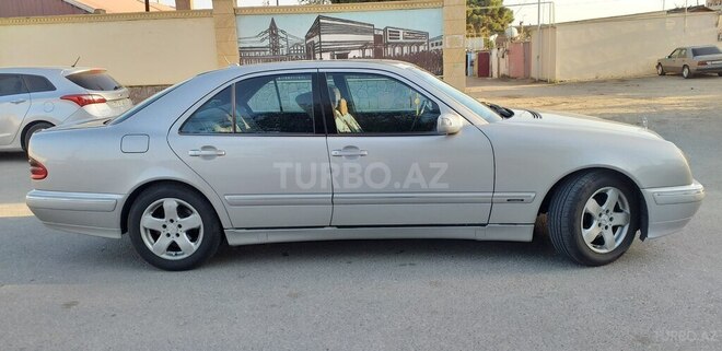 Mercedes E 220 d 2000, 328,400 km - 2.2 l - Bakı