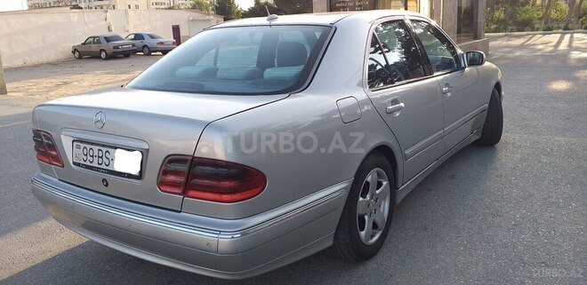 Mercedes E 220 d 2000, 328,400 km - 2.2 l - Bakı