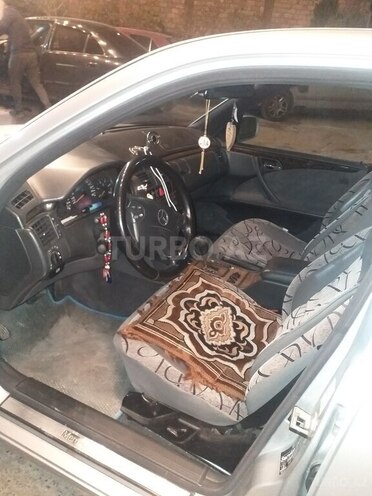Mercedes E 220 d 2000, 328,400 km - 2.2 l - Bakı