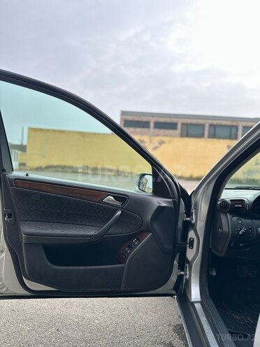 Mercedes C 200 2001, 222,222 km - 2.0 l - Salyan