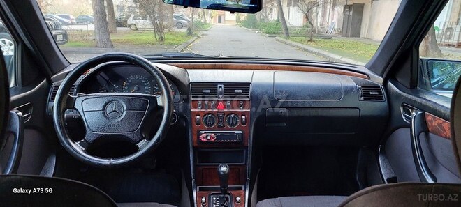 Mercedes C 200 1998, 298,000 km - 2.0 l - Bakı