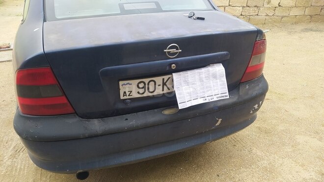 Opel Vectra 1995, 300,000 km - 2.0 l - Bakı
