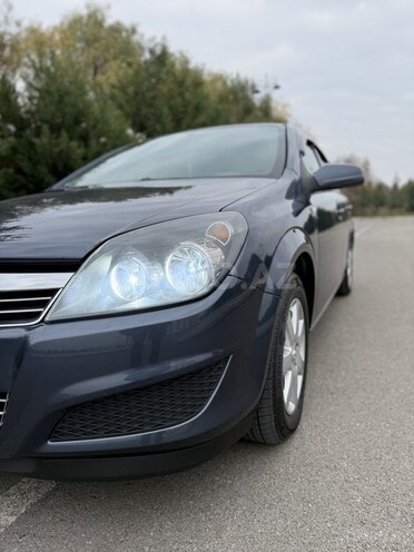 Opel Astra 2009, 205,000 km - 1.4 л - Bakı