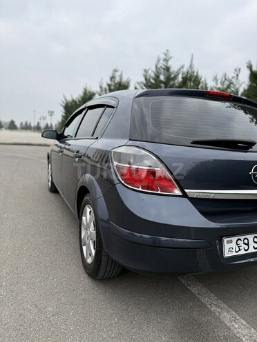 Opel Astra 2009, 205,000 km - 1.4 л - Bakı