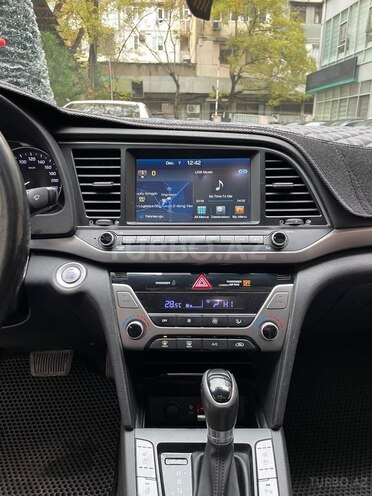 Hyundai Avante 2015, 228,000 km - 1.6 l - Bakı