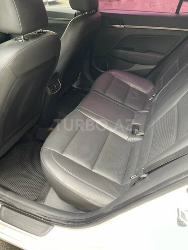 Hyundai Avante 2015, 228,000 km - 1.6 l - Bakı