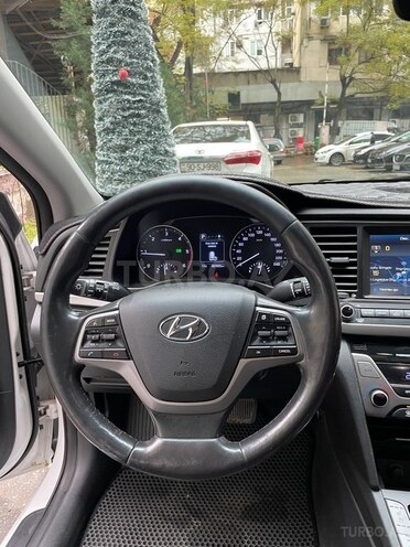 Hyundai Avante 2015, 228,000 km - 1.6 l - Bakı