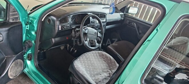 Volkswagen Golf 1995, 200,000 km - 2.0 л - Göyçay