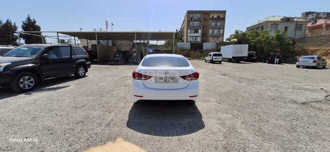 Hyundai Avante 2015, 180,000 km - 1.6 л - Bakı