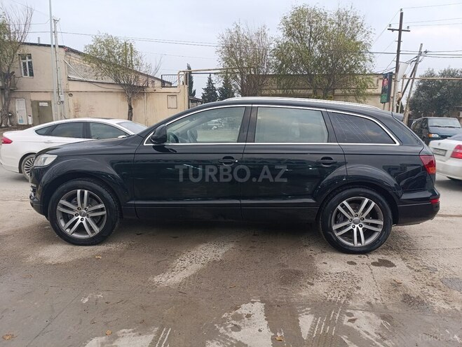 Audi Q7-3