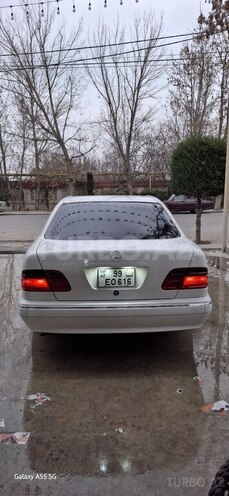 Mercedes E 320 2001, 226,000 km - 3.2 л - Bakı